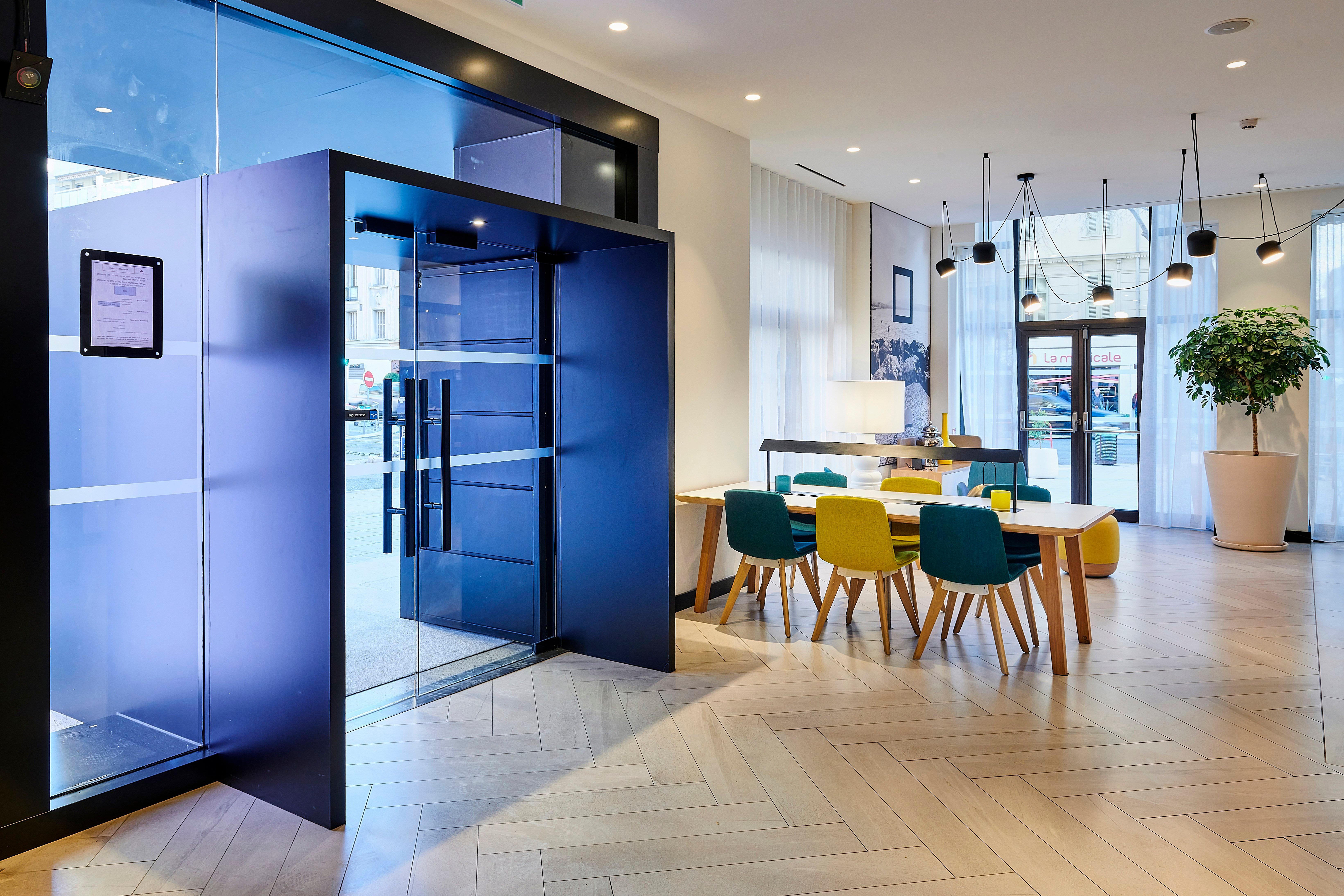 Holiday Inn Nice By Ihg Εξωτερικό φωτογραφία
