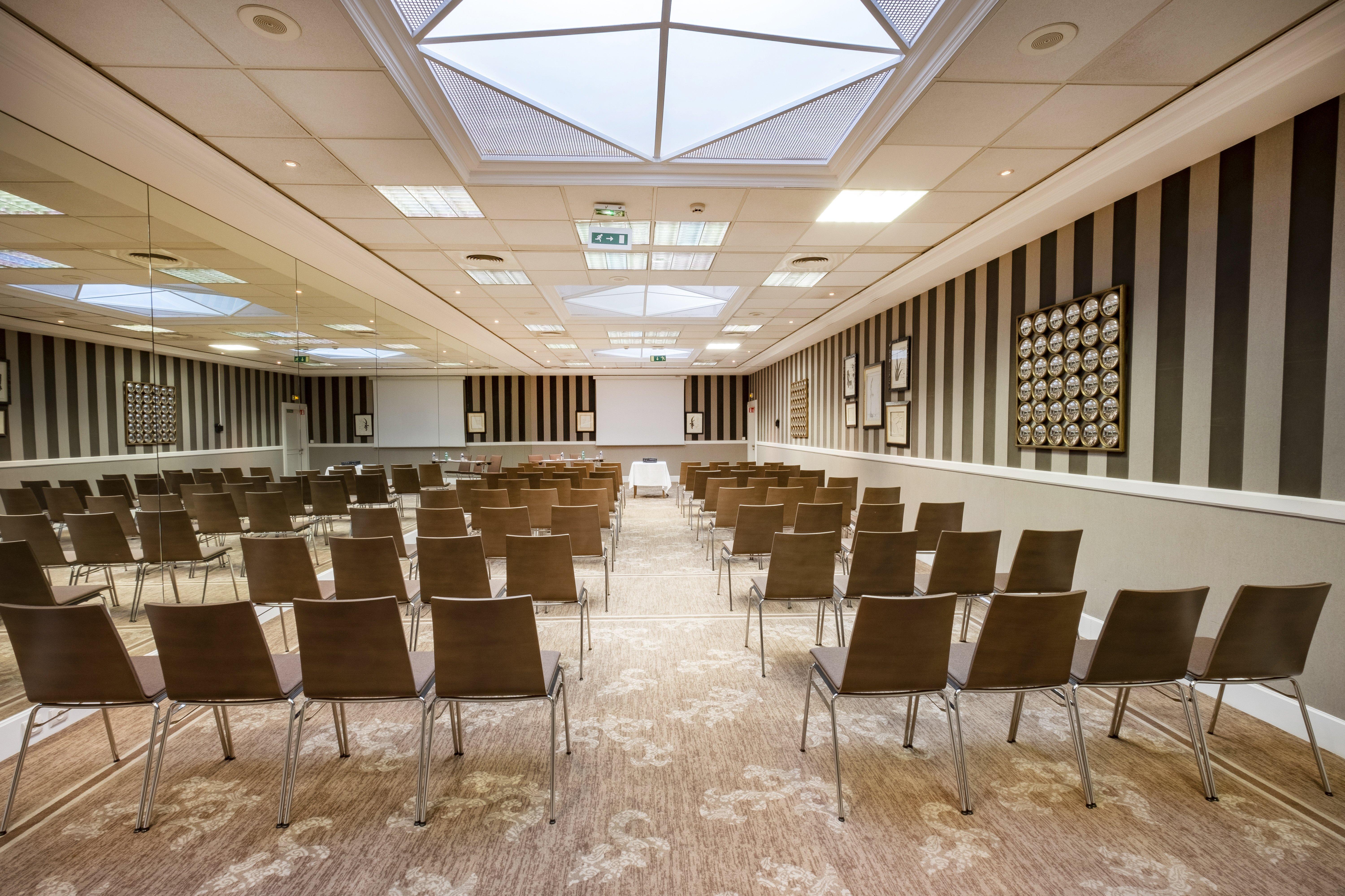 Holiday Inn Nice By Ihg Εξωτερικό φωτογραφία